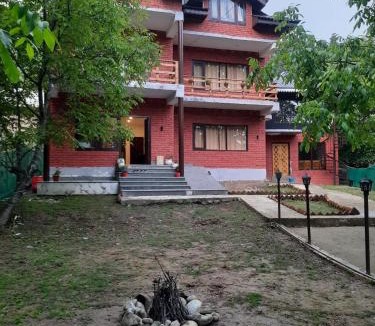 Pahalgam Hotel | The Walnut House