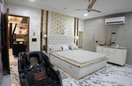 Noida Villa | The White Lilly