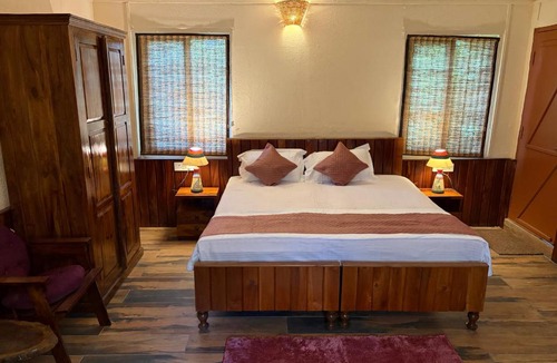 Kaladhungi House | The Wild Escape Farmhouse Retreat