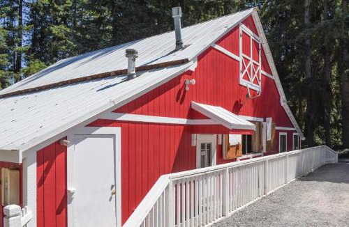 Monroe House | Thunderbird Studio Cabin 3