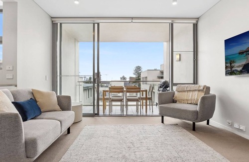 Manly Apartment | Tide in Manly, Located 1 Minute to Manly Wharf
