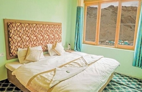Karzok Hotel | TIH Tsomoriri Hotel Lake View