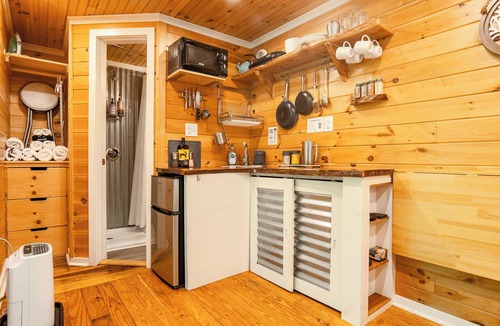 Todd House | Tiny Container Home Retreat with Hot Tub, Fire Table, Dining Area, and Views!