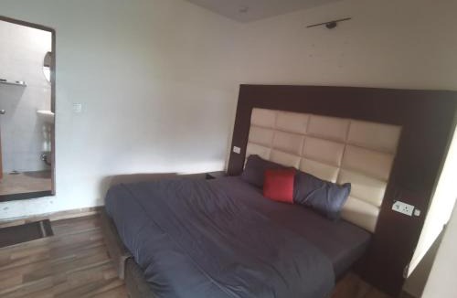Shivanandi Hotel | Tira Hotel and Cafe
