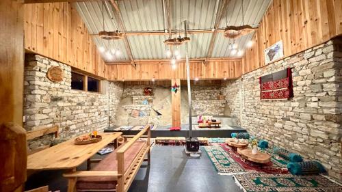 Banjar Hotel | Tirthan Chalet