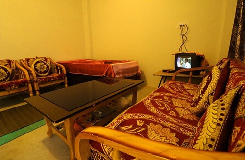 Banjar House | TIRTHAN HILL TOP Standard Room A
