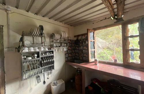 Banjar House | Tirthan Hilltop Home Stay