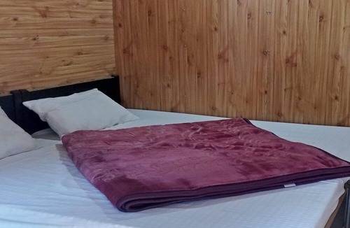 Banjar Hotel | Tirthan Village Huts