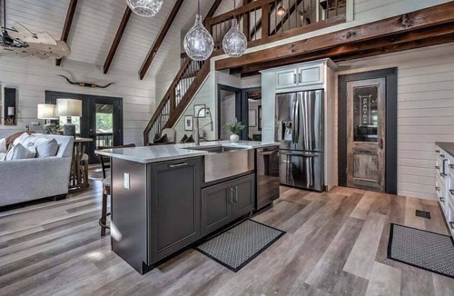 Dial House | Toccoa Time - Riverside | Pet Friendly | Firepit | Pool table