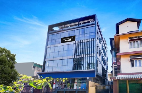 Sualkuchi House | Townhouse Bhangagarh Bus Terminal