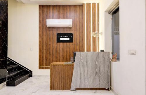 Amritsar Hotel | Townhouse by OYO GT Road Amritsar Near Fortis Hospital