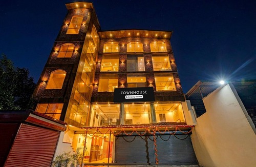 Dehradun House | Townhouse Dharampur Railway Station