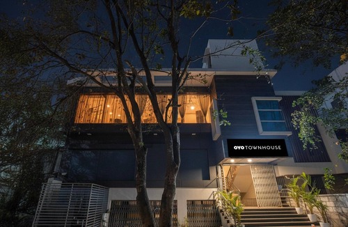 Vijaya Bank Layout House | Townhouse Hospital Road