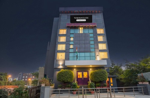 Gomti Nagar House | Townhouse Inorbit Mall Mumbai