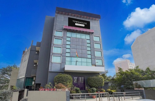 Gomti Nagar House | Townhouse Inorbit Mall Mumbai