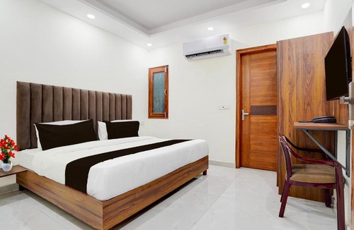 Delhi Hotel | Townhouse Krishna Nagar Metro Station
