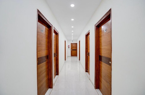 Delhi Hotel | Townhouse Krishna Nagar Metro Station