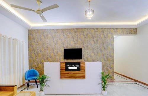BTM Layout Hotel | Townhouse Madiwala Lake Park