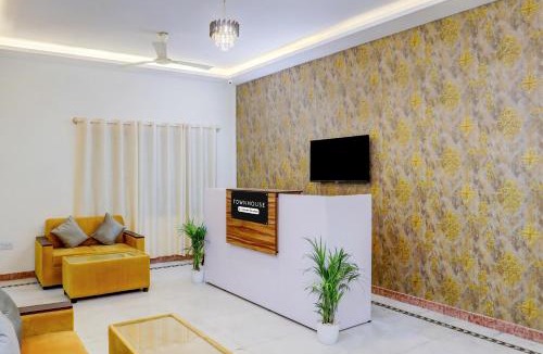 BTM Layout Hotel | Townhouse Madiwala Lake Park
