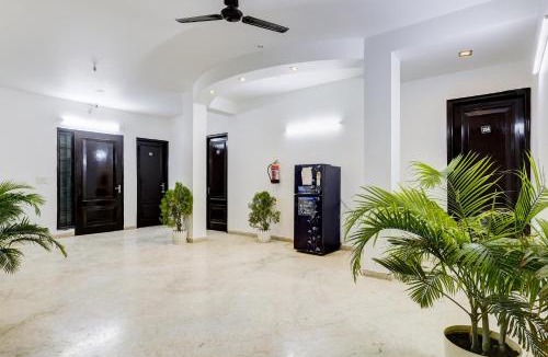 Sector 51 Hotel | Townhouse Mayfield Garden Nearby Golf course road