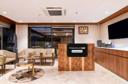 New Town House | Townhouse Oak DLF Newtown Bus Terminal