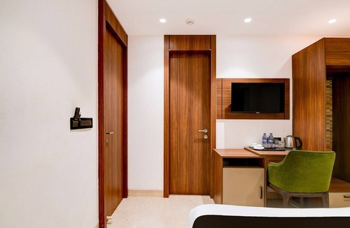 New Town House | Townhouse Oak DLF Newtown Bus Terminal