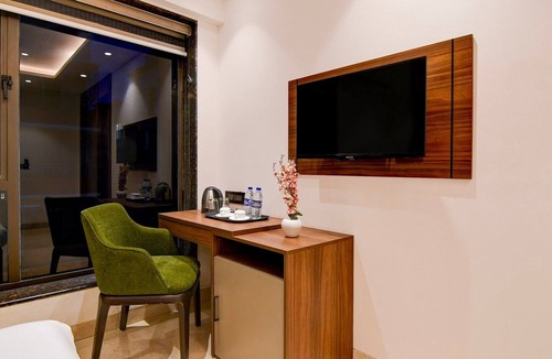 New Town House | Townhouse Oak DLF Newtown Bus Terminal