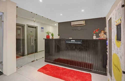 New Delhi House | Townhouse Samaypur Badli Metro Station