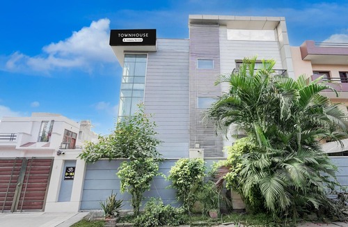 Noida House | Townhouse Sector 51 Noida