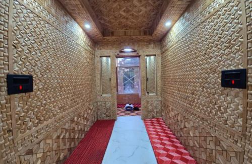 Fagu House | Traditional Pahadi 4 BR Villa Amazing Valley View