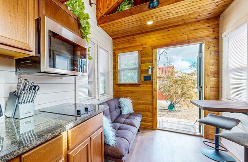 Harper Cabin | Tranquil cabin with firepit, AC, covered patio and free wifi