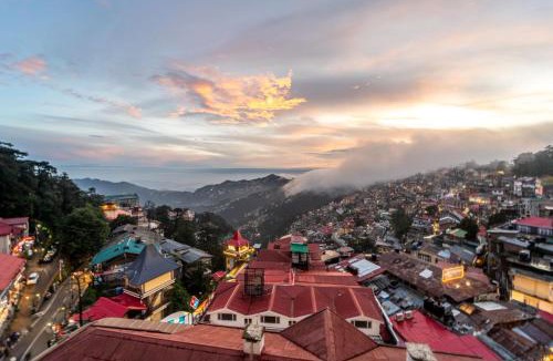 Bemloi Hotel | Treebo Bridge View Regency, Mall Road