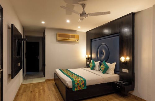 Kishangarh Hotel | Treebo Chandigarh Grand