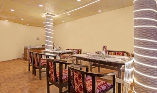 Mallital Hotel | Treebo Kosmos Anamika, 1 Km From Nainital Lake