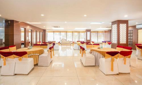 Dehradun Hotel | Treebo Premium Grand Legacy Elite with Roof Top Cafe