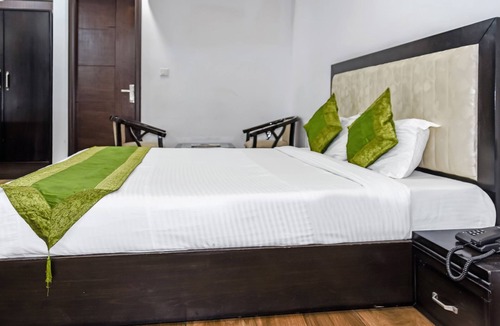 Jalandhar Hotel | Treebo Red Petal Jalandhar