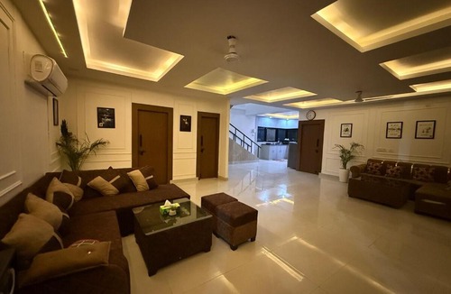 Sikandarabad Villa | Trivana Farmhouse A Peaceful And Luxury Experience