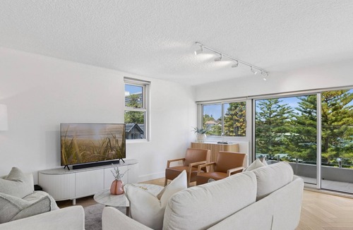 Manly Apartment | Two Bedroom waterfront apartment in the heart of Manly!