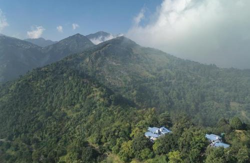 Nainital Hotel | Two Chimneys, Gethia, Nainital