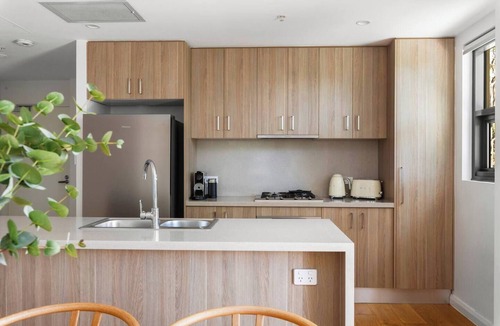 Turramurra Apartment | Upper North Shore Haven A Tranquil Treetop Escape