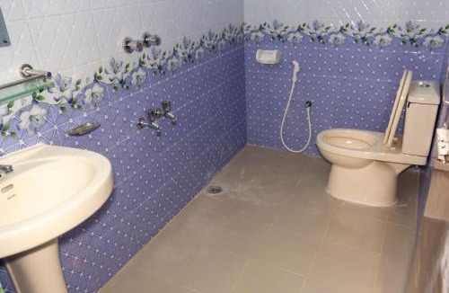 Uttara Apartment | Ur Homestay Airport AC Secured Lift WIFI Uttara