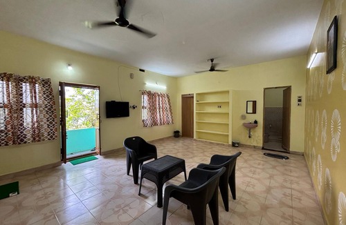 Sirkazhi Bed & Breakfast | V2V Home stay