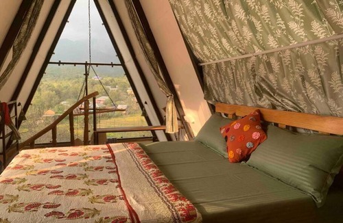 Gunehr Ski Chalet | Vairo Cottage