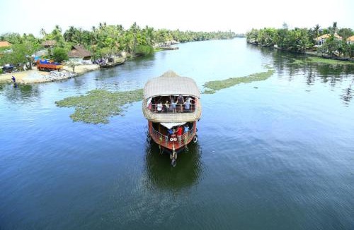 Alappuzha Boat Rental | Vaishnav Tours
