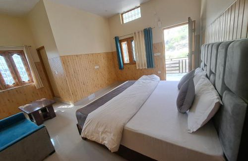 Rajgarhi House | Vaishnavi Homestay Lakhmandal