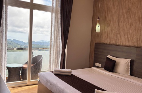Ooty Hotel | VANAM HOLIDAYS