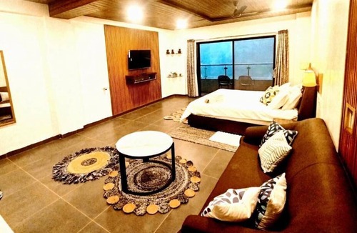Ambavna Hotel | VANDHAARA LUXURY STAYS