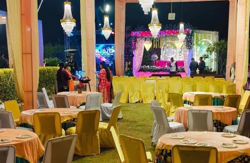 Una Hotel | Vani Hotel Golden Petals