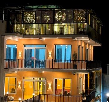 Chiliyanaula Hotel | Varlaxmi Vatika