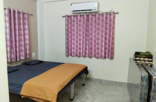 Akalkot Hotel | Vatavruksha Swamikrupa Residency